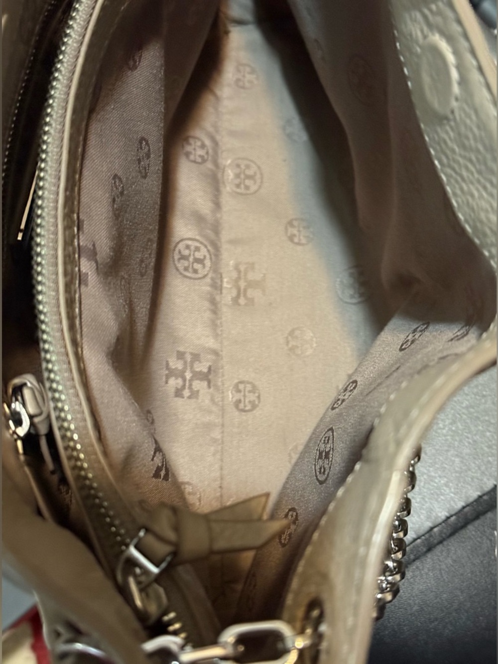 Tory Burch Britten Slouchy Tote - French Gray - Picture 5 of 12